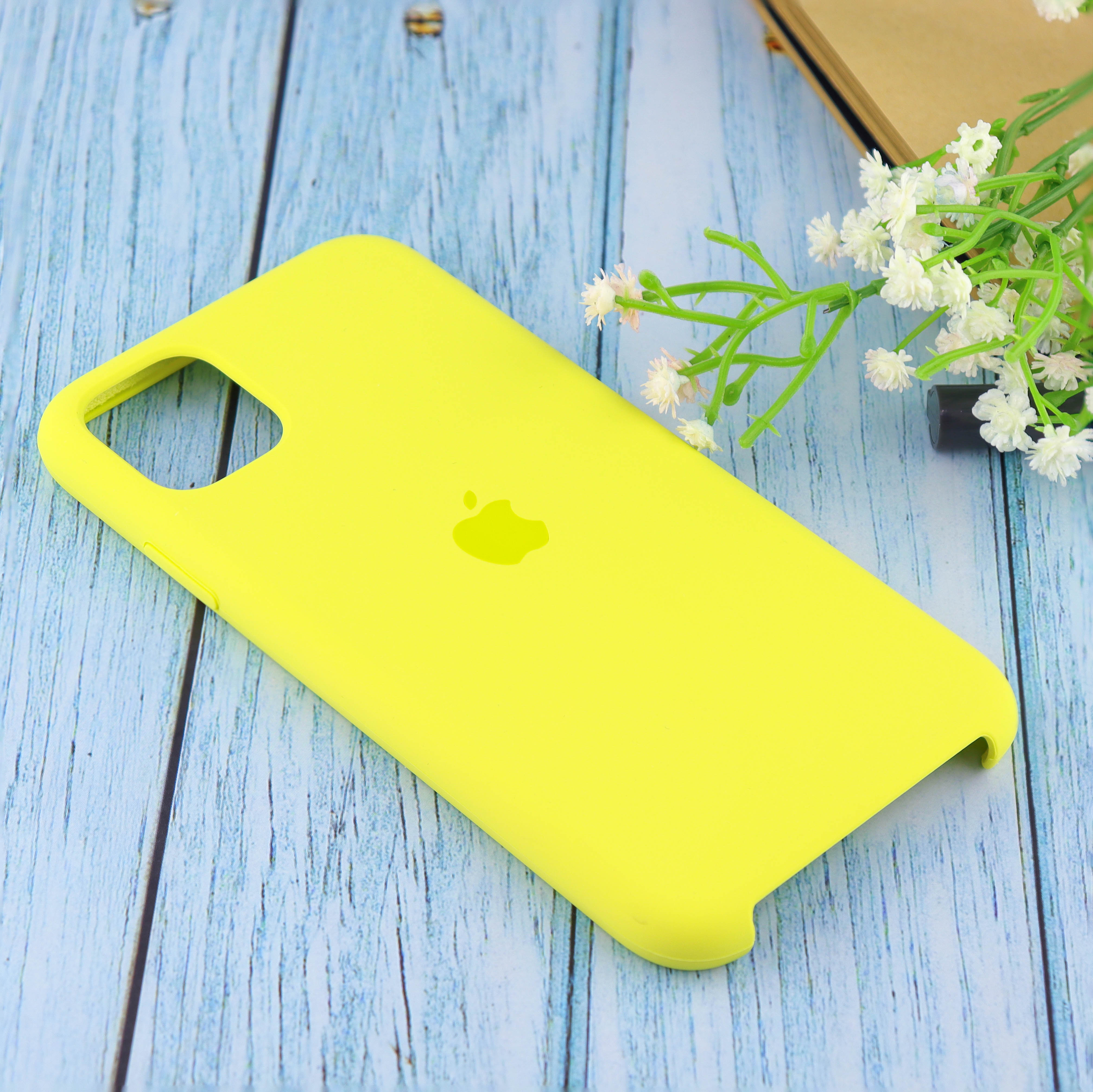 Чехол Apple iphone 11 Silicone Case желтый