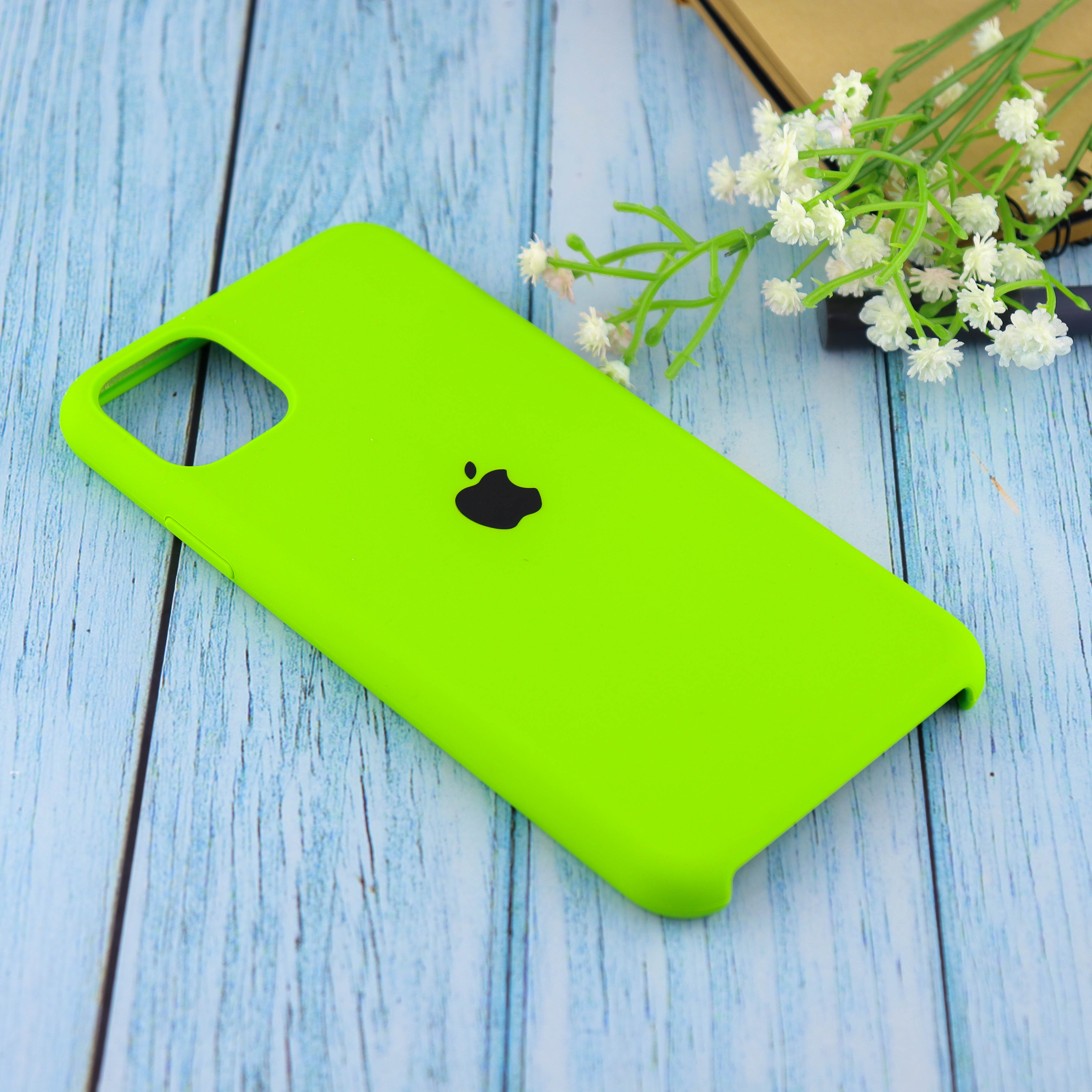 Купить Чехол Silicone Case для iPhone 11 Pro Max (Яркий зелёный) (31) в  Крыму, цены, отзывы, характеристики | Микролайн