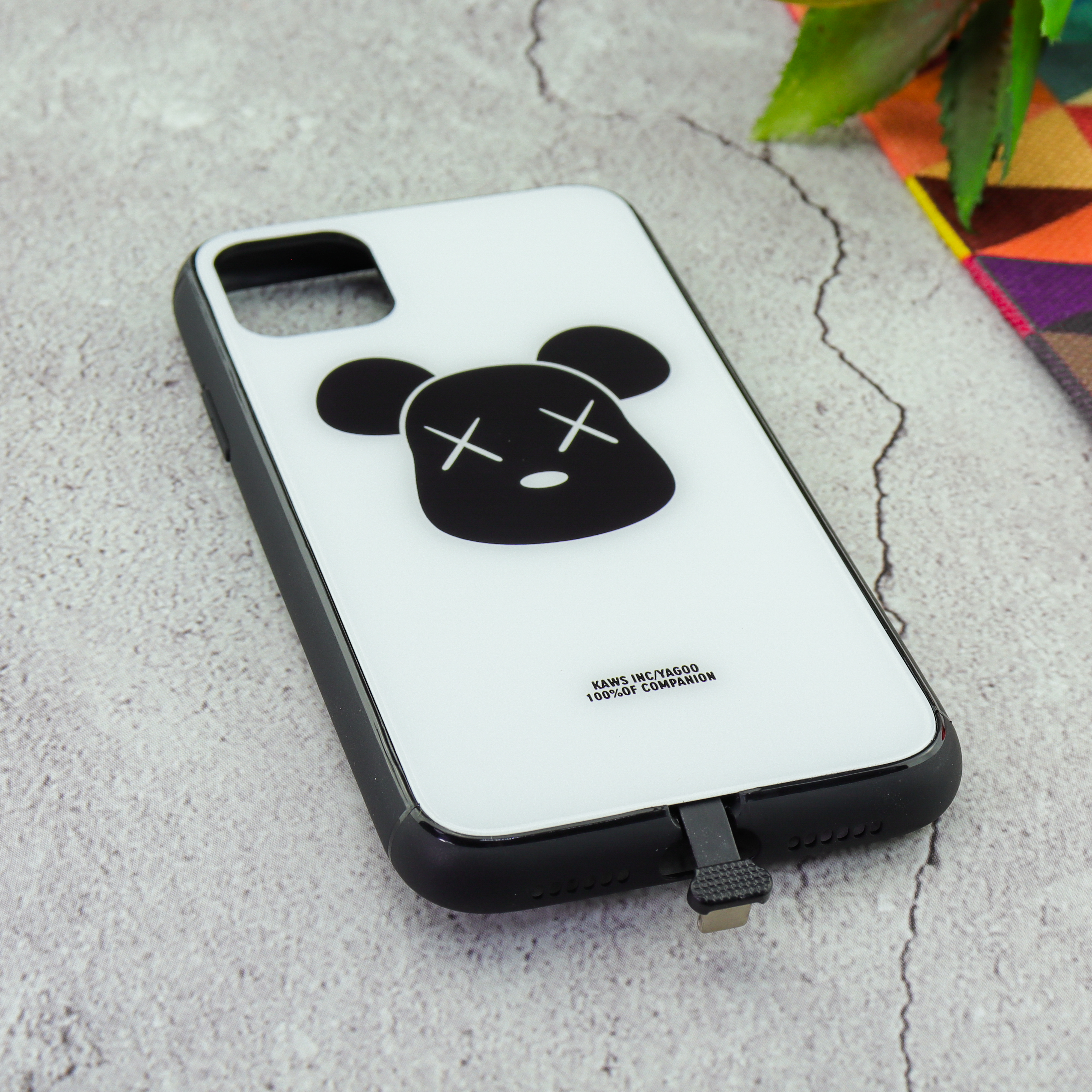 Купить Чехол для iPhone 11 BEARBRICK флуоресентный рисунок белый в Крыму,  цены, отзывы, характеристики | Микролайн