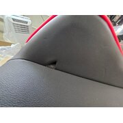  УЦ Кресло DEFENDER XCom (64337) игровое Black/Red PU (плохая упаковка, дырка у спинки и сломана одна собачка,рваная и треснутая часть на подлокотнике) 