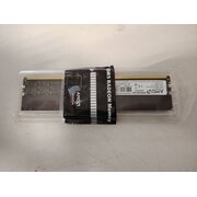  УЦ ОЗУ AMD Radeon (R5516G4800U1S-U) 16GB DDR5 4800 DIMM Entertainment Series Black Gaming Memory Non-ECC, CL40 (плохая упаковка, перепрошивка) 
