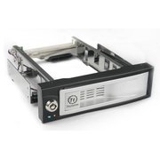  Сменный бокс для HDD Thermaltake Max4 N0023SN SATA II пластик/сталь серебристый hotswap 3.5" 