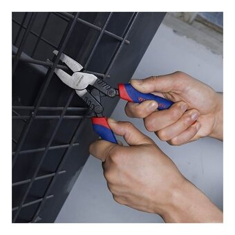  Плоскогубцы WORKPRO WP231089 200 мм 