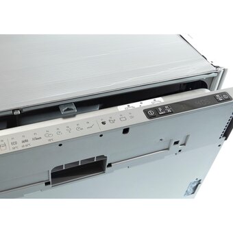  Всстраиваемая посудомоечная машина Grundig GNVP4551 белый 