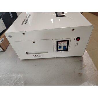  УЦ Настенный стабилизатор напряжения SMARTWATT AVR Slim 8000RW (плохая упаковка, нет гар. талона, компонентный ремонт) 