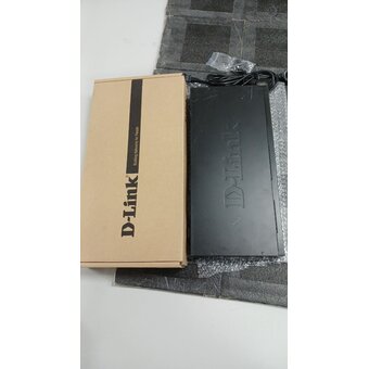  УЦ Коммутатор D-LINK DES-3028 (корпуса с царапинами и потертостями) 