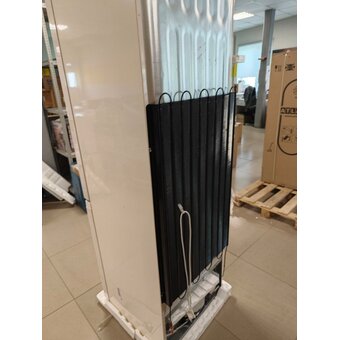  УЦ Холодильник Hotpoint HT 4180 AB мраморный (плохая упаковка, замена двери, малая вмятина сбоку) 