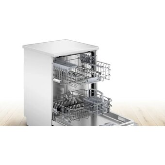  Посудомоечная машина Bosch SMS26DW00T белый 