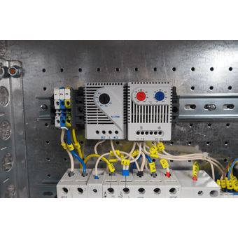  Шкаф коммутационный ЦМО ШТВ-Н-9.6.3-4ААА-Т1 настенный 9U 620x330мм серый 