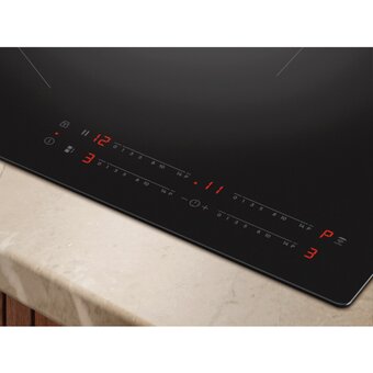  Варочная поверхность Electrolux EIV83443CT черный 
