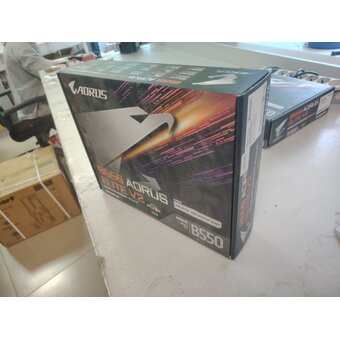  УЦ Материнская плата GIGABYTE B550 AORUS Elite V2 (плохая упаковка, следы установки, замена SMD микросхемы) 