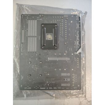  УЦ Материнская плата GIGABYTE B550 AORUS Elite V2 (плохая упаковка, следы установки, замена SMD микросхемы) 