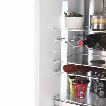  Встраиваемый холодильник Grundig GKIN25720 белый 