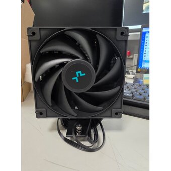  УЦ Кулер DEEPCOOL AG400 Digital BK LGA1700/1200/115X/AM5/AM4 (9шт/кор, TDP 220W, PWM, Fan 120mm(плохая упаковка, сломано крепление пластиковой крышки) 