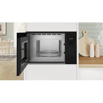  Встраиваемая микроволновая печь BOSCH BFL524MB2 черный 