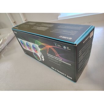  УЦ СВО Lian Li GA II Trinity 360 White (GA2T36W)/(G89.GA2T36W.R0) 3x120mm ARGB PWM Fans (плохая упаковка, ремонт контактной группы) 