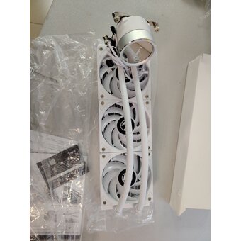  УЦ СВО Lian Li GA II Trinity 360 White (GA2T36W)/(G89.GA2T36W.R0) 3x120mm ARGB PWM Fans (плохая упаковка, ремонт контактной группы) 