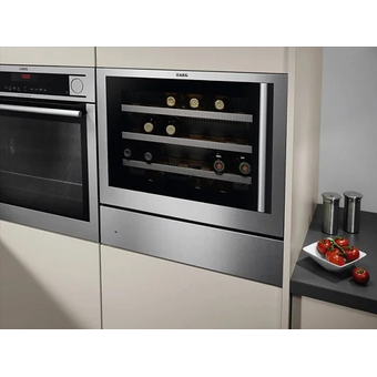 Встраиваемый винный шкаф AEG KWK884520M   Встраиваемый винный шкаф AEG KWK884520M