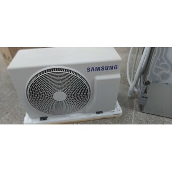  УЦ Внешний блок Samsung AR12BXFCMWKX (загрязнения, небольшая деформация ламелей, ПУ) 