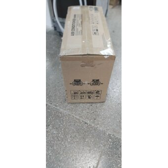  УЦ Внешний блок Samsung AR12BXFCMWKX (загрязнения, небольшая деформация ламелей, ПУ) 