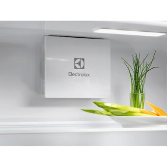  Встраиваемый морозильник Electrolux ERD6DE18S4 
