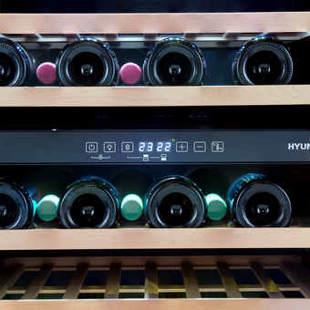  Встраиваемы винный шкаф Hyundai HBWC 0862 DUT черный 