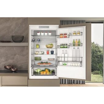  Встраиваемый холодильник Whirlpool WHSP70T122 