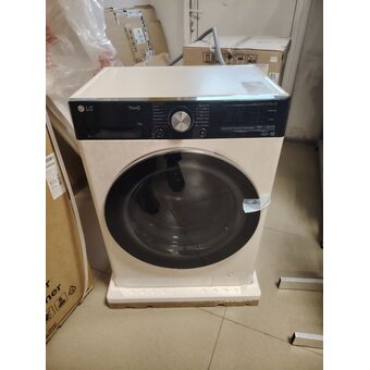  УЦ Стиральная машина LG F2V5HS9B бежевый люк-черный (плохая упаковка, потертость возле панели, замена панели управления) 