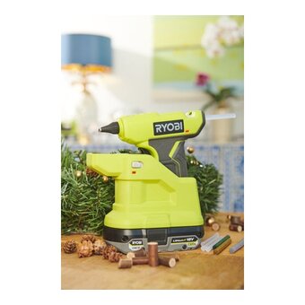  Клеевой пистолет Ryobi RGLM18-0 (5133005001) без АКБ 