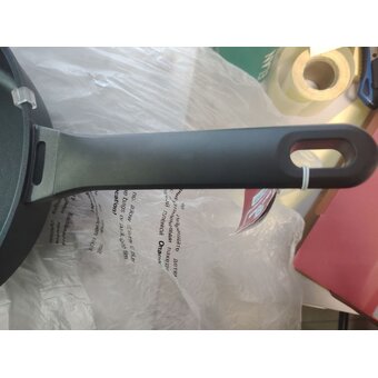  УЦ Сотейник Rondell Zeita Neu RDA-1203 с крышкой, черный (плохая упаковка, дефект покрытия на сковородке) 