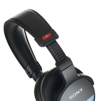  Наушники Sony MDR-M1 черный 