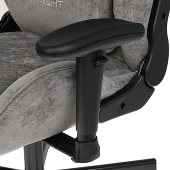  Кресло игровое Knight Outrider серый Light-19 крестов. металл 