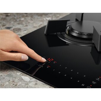  Варочная поверхность AEG HVB8453IB черный 