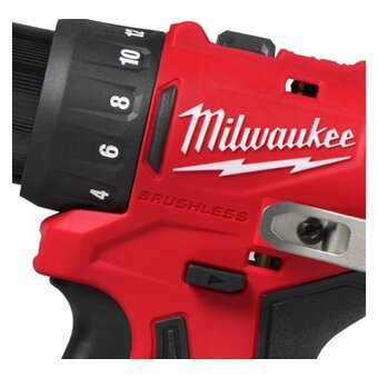  Дрель-шуруповерт Milwaukee M12 BLDDRC-0 (4933499683) 2 АКБ + ЗУ 