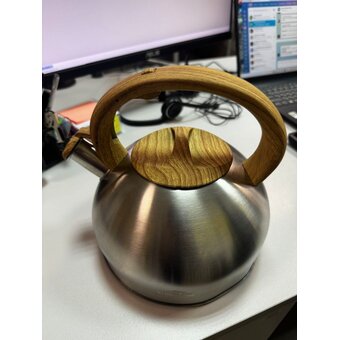  УЦ Электрочайник STONELAND SWK-0112 (плохая упаковка, маленькое замятие на корпусе) 