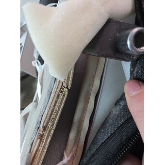  УЦ Игровое кресло Defender Sorrento 64028 Black/Red Ткань (плохая упаковка, частично надломлена доска спинки) 