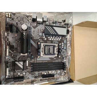  УЦ MB sAM5 Gigabyte B650M D3HP, Socket AM5, AMD B650, 4xDDR5-5200 HDMI+DP+DP, 1xPCI-Ex16, 1xPCI-Ex1, 4xSATA3 (плохая упаковка, перепрошивка ПО) 
