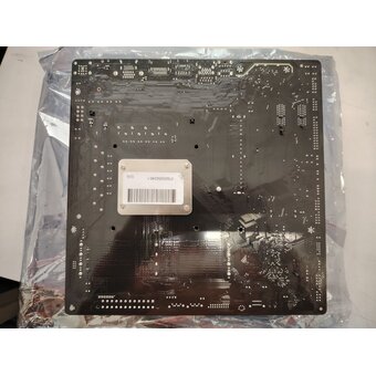  УЦ Материнская плата GIGABYTE B760M DS3H GEN5 (плохая упаковка, перепрошивка BIOS) 