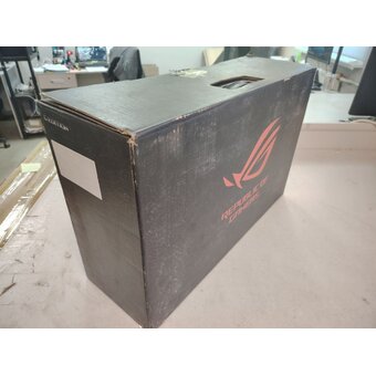  УЦ Ноутбук ASUS ROG Strix SCAR 17 G713RS-KH021 (90NR0BA4-M00440) (плохая упаковка,замена матрицы,зазор на корпусе,частичная работа подсветки корпуса) 