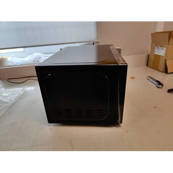  УЦ Микроволновая печь Hyundai HYM-D3001 черный/хром (плохая упаковка, заводской дефект сборки) 