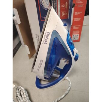  УЦ Утюг Tefal FV5715E0 (плохая упаковка, загнут носик) 