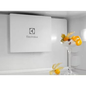  Встраиваемый холодильник ELECTROLUX E6MNCE19S 