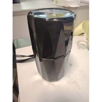  УЦ Кофемолка WILLMARK WCG-388 черный (плохая упаковка, царапины на корпусе) 