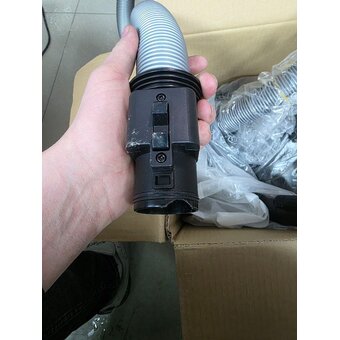 УЦ Пылесос Samsung VC15K4136VL (плохая упаковка, сколы пластика шланга) 