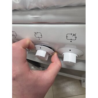  УЦ Кухонная плита DE LUXE 5040.21 ГЭкр (R) (плохая упаковка, заводской дефект прокраса, плохо держится переключатель) 