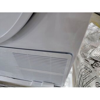  УЦ Сушильная машина Indesit IAS3725 (плохая упаковка, вмятина сбоку, небольшое смещение передней решетки) 