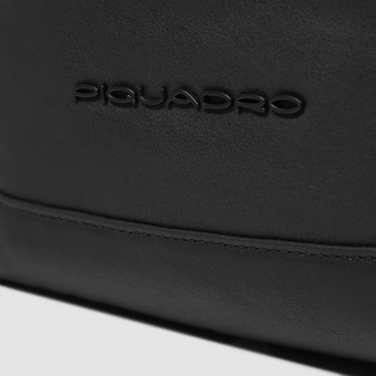  Рюкзак слинг Piquadro Harper CA6784AP/N черный натуральная кожа 