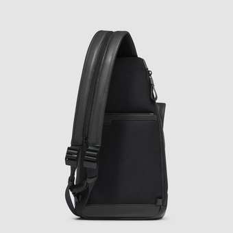  Рюкзак слинг Piquadro Harper CA6784AP/N черный натуральная кожа 