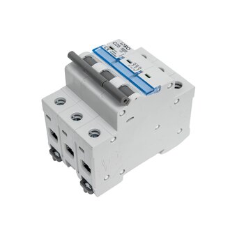  Автоматический выключатель IPRO 15675 