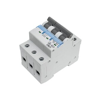  Автоматический выключатель IPRO 15675 